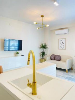 Alora Home - Hostatel